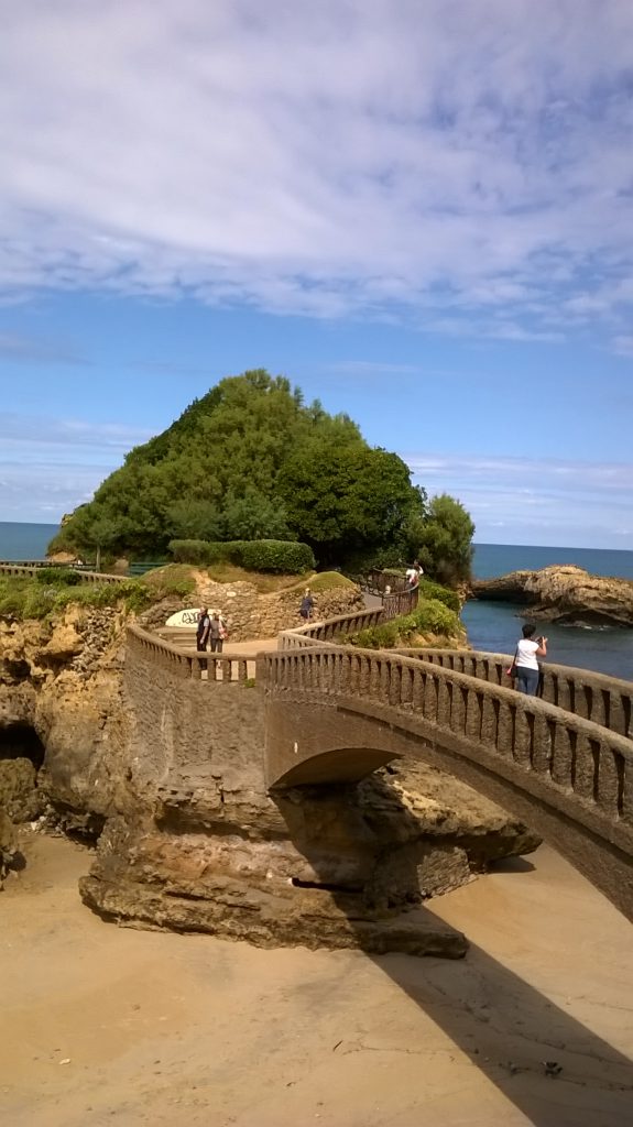 Surfen in Biarritz: Auch außerhalb des Wassers ein gutes Reiseziel