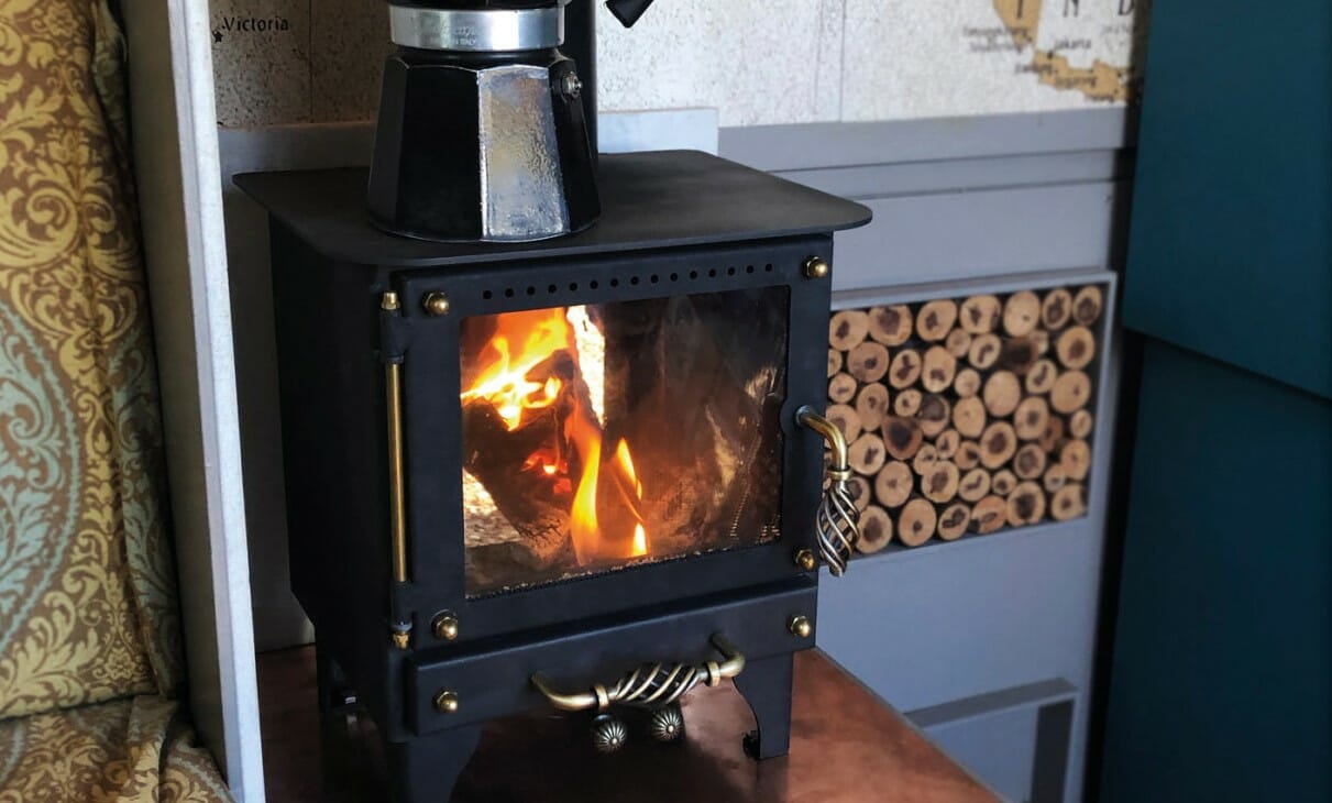 Mini Holzofen im Wohnmobil (2023) Kauf und Einbautipps! Mini Holzofen im Wohnmobil (2023) Kauf und Einbautipps!