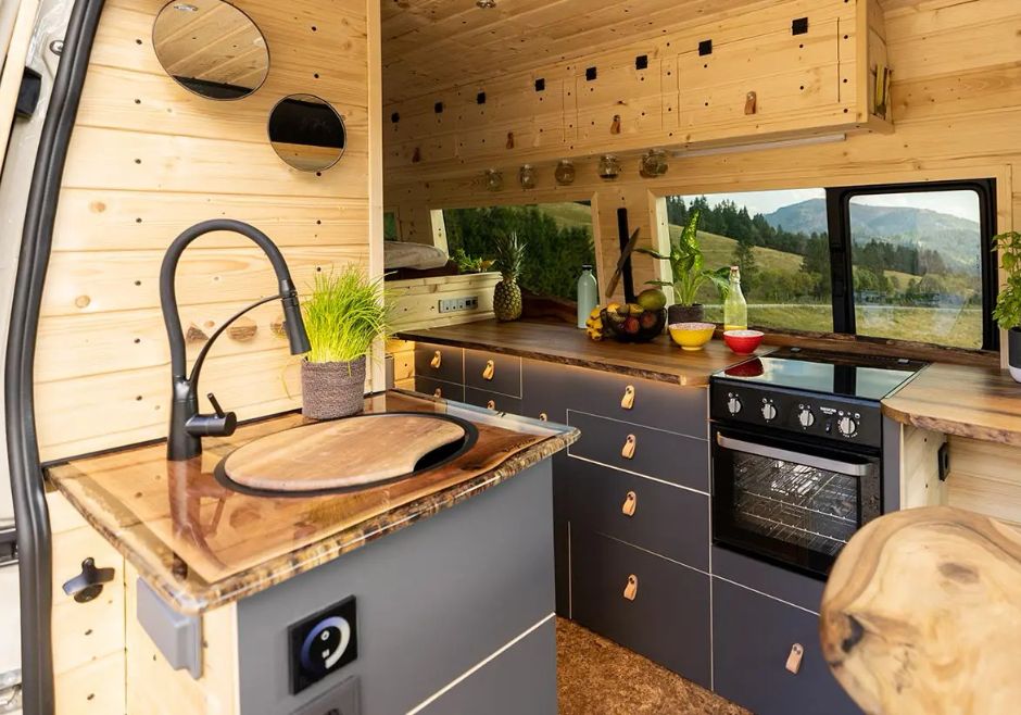 Camper ausbauen lassen in Baden Württemberg: Ein Camper von Blackforest-Camper