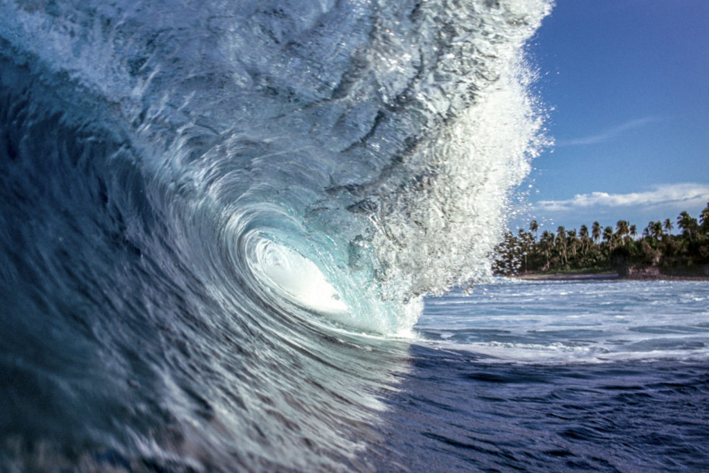 Surfen auf den Philippinen: Eine barrelnde Welle