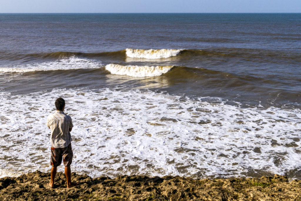 Die Insel Diu an der Westküste Indiens verfügt über Kalksteinriffe, die Groundswell aus dem Indischen Ozeans in perfekte Wellen übersetzen.