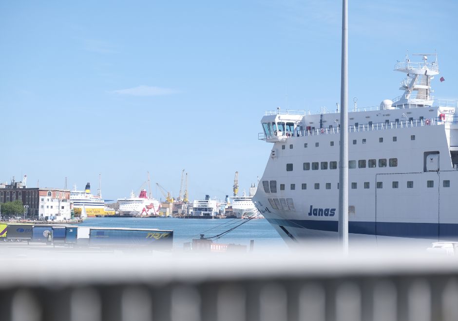 Mit Fähre und Wohnmobil nach Sardinien: Titelbild